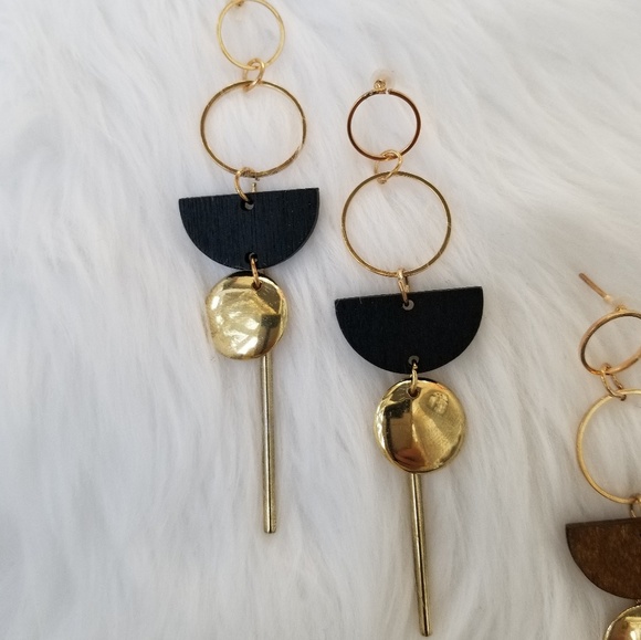 BOHO DANGLING EARRINGS - Picture 2 of 3